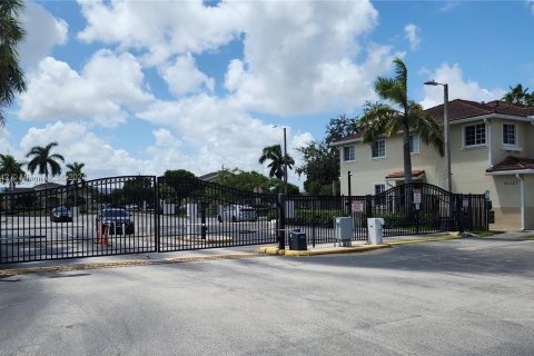 Touwnhouse à vendre à Miami Gardens, Floride: 4 chambres, 160.07 m2 № 1140591 - photo 15