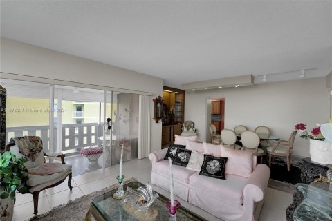 Copropriété à vendre à Hollywood, Floride: 2 chambres, 119.29 m2 № 1140592 - photo 13