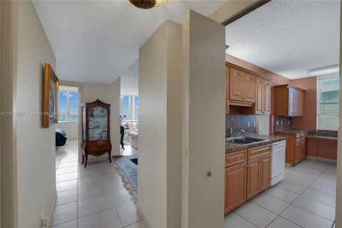 Copropriété à vendre à Hollywood, Floride: 2 chambres, 119.29 m2 № 1140592 - photo 4