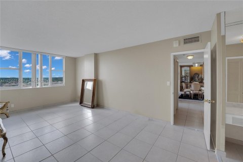 Condo in Hollywood, Florida, 2 bedrooms  № 1140592 - photo 28