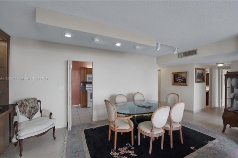 Condo in Hollywood, Florida, 2 bedrooms  № 1140592 - photo 14