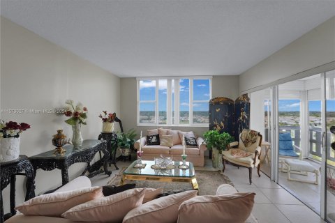 Copropriété à vendre à Hollywood, Floride: 2 chambres, 119.29 m2 № 1140592 - photo 18