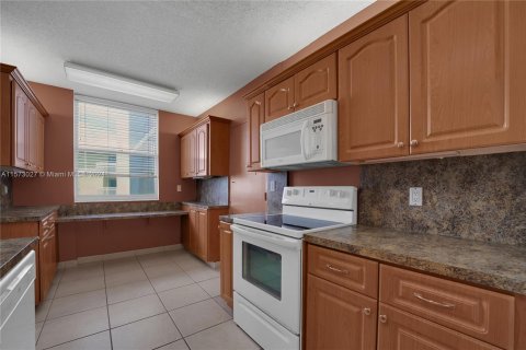 Copropriété à vendre à Hollywood, Floride: 2 chambres, 119.29 m2 № 1140592 - photo 7