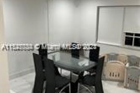 Townhouse in Miami, Florida 3 bedrooms, 169.08 sq.m. № 991498 - photo 10