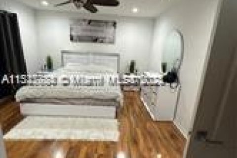 Townhouse in Miami, Florida 3 bedrooms, 169.08 sq.m. № 991498 - photo 6
