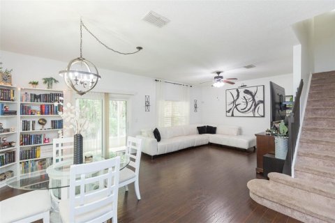 Townhouse in Tampa, Florida 3 bedrooms, 193.79 sq.m. № 1087808 - photo 4