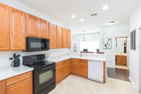 Townhouse in Tampa, Florida 3 bedrooms, 193.79 sq.m. № 1087808 - photo 18