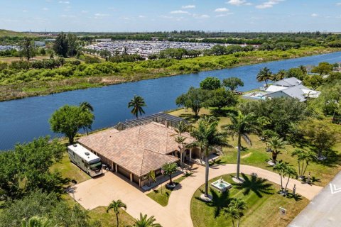 Villa ou maison à vendre à Pembroke Pines, Floride: 5 chambres, 304.16 m2 № 1136599 - photo 6