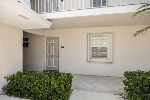 Condo in Riviera Beach, Florida, 2 bedrooms  № 1136348 - photo 23