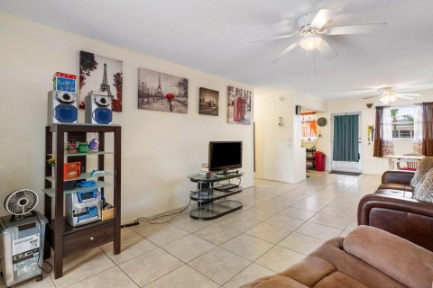 Condominio en venta en Boynton Beach, Florida, 1 dormitorio, 58.71 m2 № 870886 - foto 6
