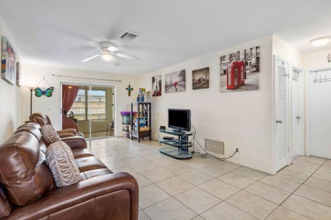 Condominio en venta en Boynton Beach, Florida, 1 dormitorio, 58.71 m2 № 870886 - foto 7