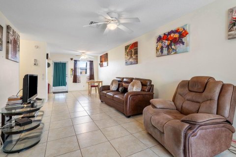 Condominio en venta en Boynton Beach, Florida, 1 dormitorio, 58.71 m2 № 870886 - foto 19
