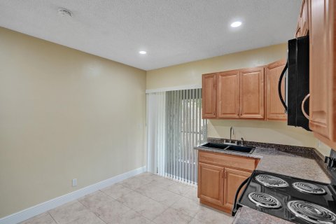 Immobilier commercial à vendre à Coral Springs, Floride: 189.52 m2 № 1097565 - photo 4