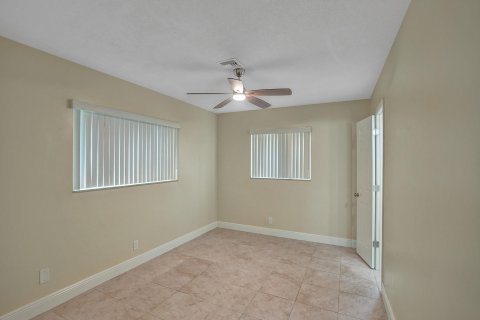 Купить коммерческую недвижимость в Корал-Спрингс, Флорида 189.52м2, № 1097565 - фото 3
