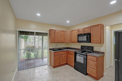 Immobilier commercial à vendre à Coral Springs, Floride: 189.52 m2 № 1097565 - photo 7