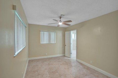 Купить коммерческую недвижимость в Корал-Спрингс, Флорида 189.52м2, № 1097565 - фото 2