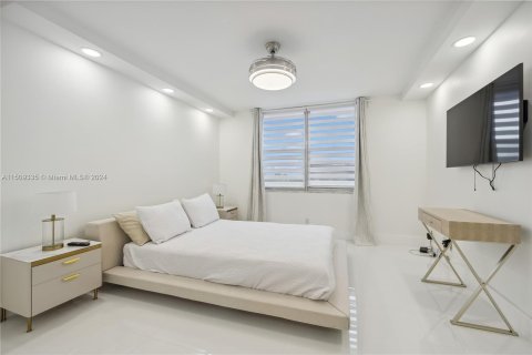 Condominio en venta en Pompano Beach, Florida, 2 dormitorios, 84.63 m2 № 953993 - foto 13