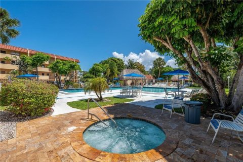 Condominio en venta en Pompano Beach, Florida, 2 dormitorios, 84.63 m2 № 953993 - foto 30