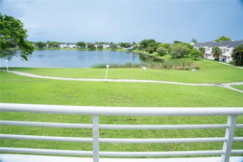 Condominio en venta en Oakland Park, Florida, 1 dormitorio, 81.01 m2 № 1290855 - foto 28