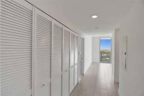 Condo in Sunrise, Florida, 2 bedrooms  № 1290854 - photo 13