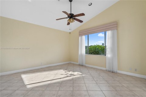 House in Tamarac, Florida 3 bedrooms, 193.61 sq.m. № 1328354 - photo 7