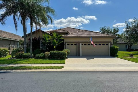 House in Tamarac, Florida 3 bedrooms, 193.61 sq.m. № 1328354 - photo 2