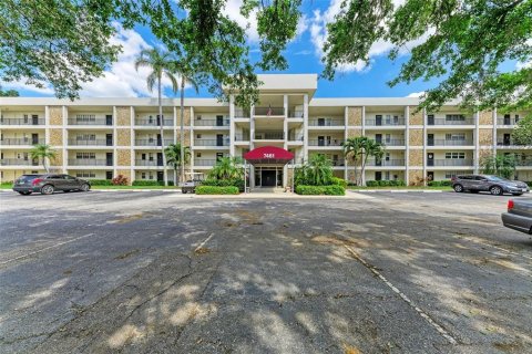 Condo in Sarasota, Florida, 2 bedrooms  № 1384722 - photo 2