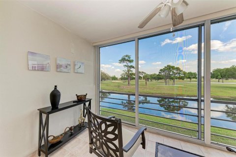 Condo in Sarasota, Florida, 2 bedrooms  № 1384722 - photo 28