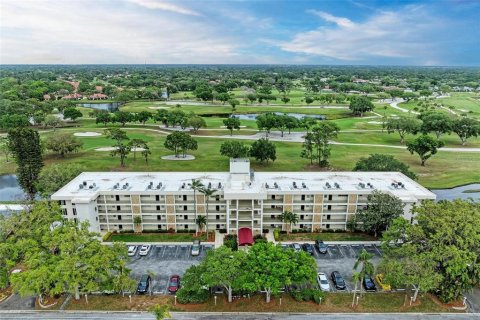 Condo in Sarasota, Florida, 2 bedrooms  № 1384722 - photo 1