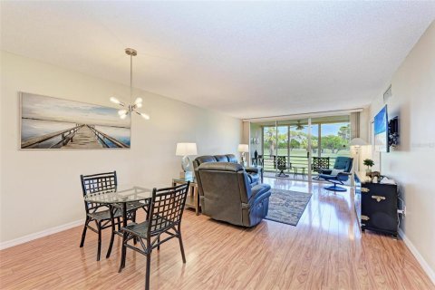 Condo in Sarasota, Florida, 2 bedrooms  № 1384722 - photo 5