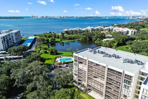 Condominio en venta en Belleair, Florida, 2 dormitorios, 121.7 m2 № 1384700 - foto 1