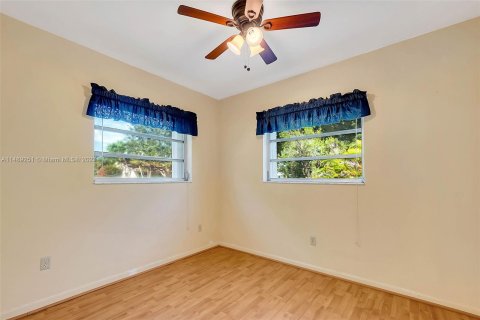 Casa en venta en Palmetto Bay, Florida, 5 dormitorios, 235.23 m2 № 851466 - foto 23