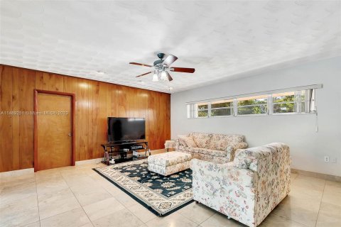 Villa ou maison à vendre à Palmetto Bay, Floride: 5 chambres, 235.23 m2 № 851466 - photo 26