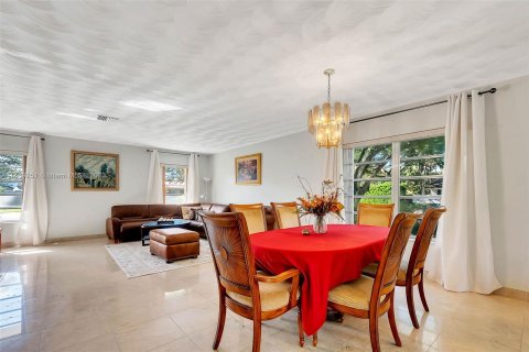 Casa en venta en Palmetto Bay, Florida, 5 dormitorios, 235.23 m2 № 851466 - foto 10