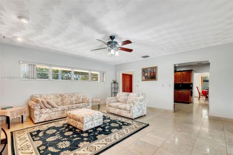 Villa ou maison à vendre à Palmetto Bay, Floride: 5 chambres, 235.23 m2 № 851466 - photo 25