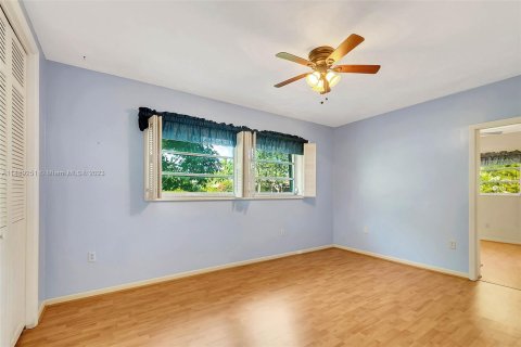 Casa en venta en Palmetto Bay, Florida, 5 dormitorios, 235.23 m2 № 851466 - foto 21