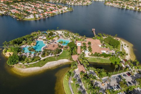 Villa ou maison à vendre à Doral, Floride: 4 chambres, 239.69 m2 № 851465 - photo 25