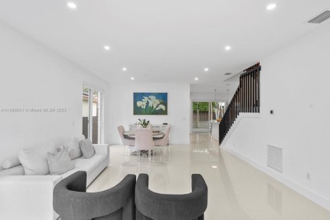 Casa en venta en Doral, Florida, 4 dormitorios, 239.69 m2 № 851465 - foto 4