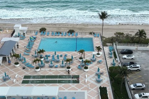 Condo in Fort Lauderdale, Florida, 3 bedrooms  № 923958 - photo 1