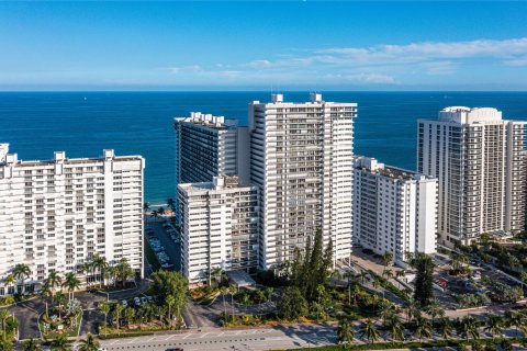 Condo in Fort Lauderdale, Florida, 3 bedrooms  № 923958 - photo 3