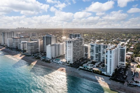 Condo in Fort Lauderdale, Florida, 3 bedrooms  № 923958 - photo 8