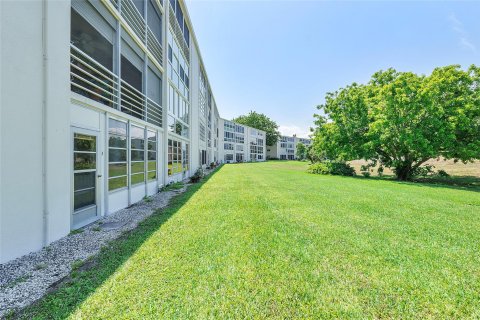 Condo in Deerfield Beach, Florida, 2 bedrooms  № 1208125 - photo 19