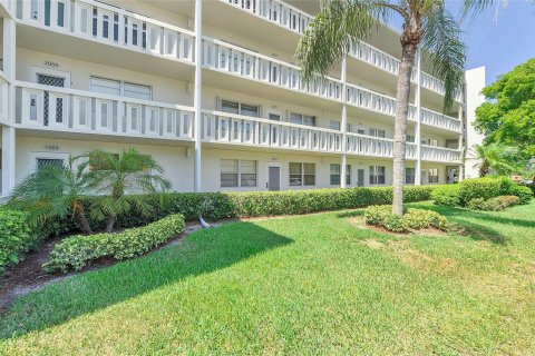 Copropriété à vendre à Deerfield Beach, Floride: 2 chambres, 92.9 m2 № 1208125 - photo 17