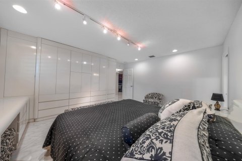 Casa en venta en Pompano Beach, Florida, 3 dormitorios, 185.8 m2 № 1207696 - foto 21
