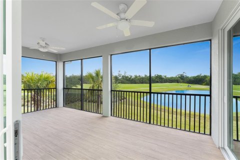 Copropriété à vendre à Punta Gorda, Floride: 3 chambres, 206.43 m2 № 1157258 - photo 4