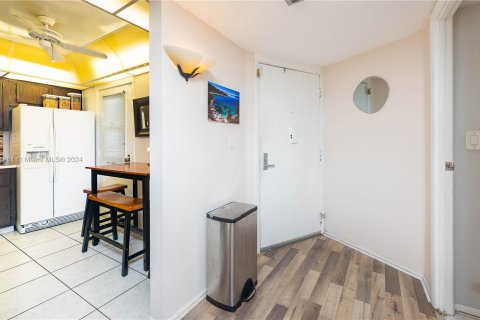 Condo in Aventura, Florida, 2 bedrooms  № 1292918 - photo 12