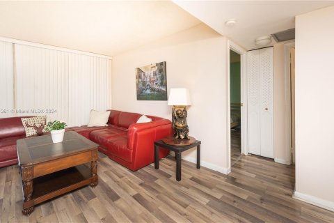 Condo in Aventura, Florida, 2 bedrooms  № 1292918 - photo 20