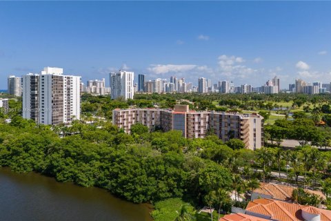 Condo in Aventura, Florida, 2 bedrooms  № 1292918 - photo 5