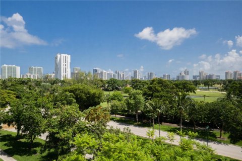 Condominio en venta en Aventura, Florida, 2 dormitorios, 100.61 m2 № 1292918 - foto 29