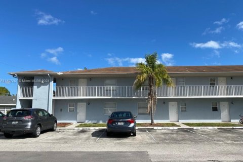 Copropriété à vendre à St. Lucie, Floride: 2 chambres, 69.12 m2 № 908690 - photo 2